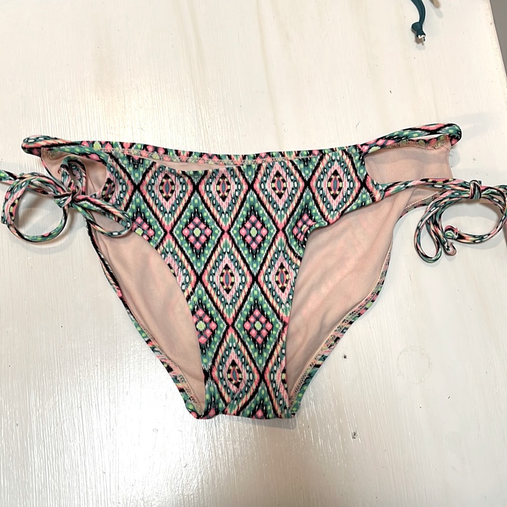 Xhilaration size Small bikini bottom